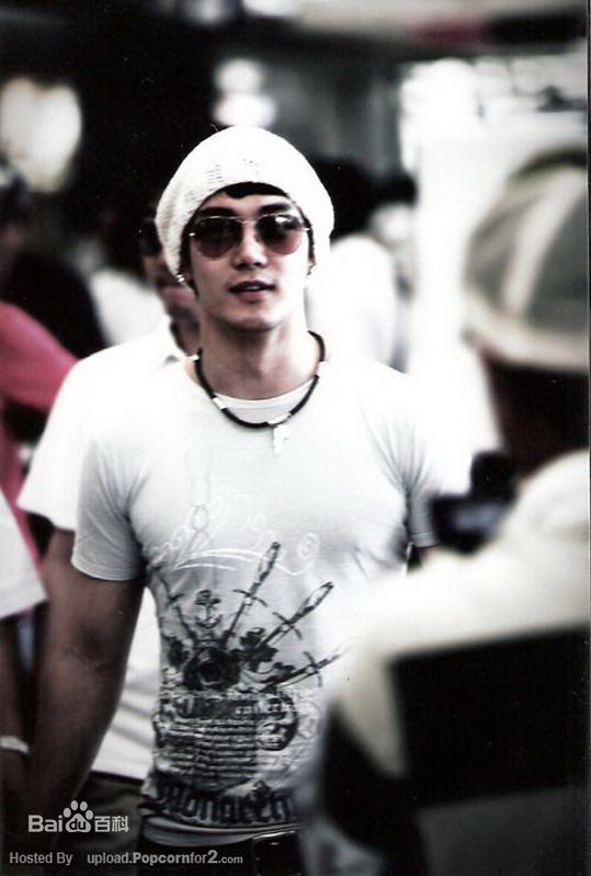 黄伦硕()(Hwang Yoon Suk)黄伦硕艺术照性感图片壁纸