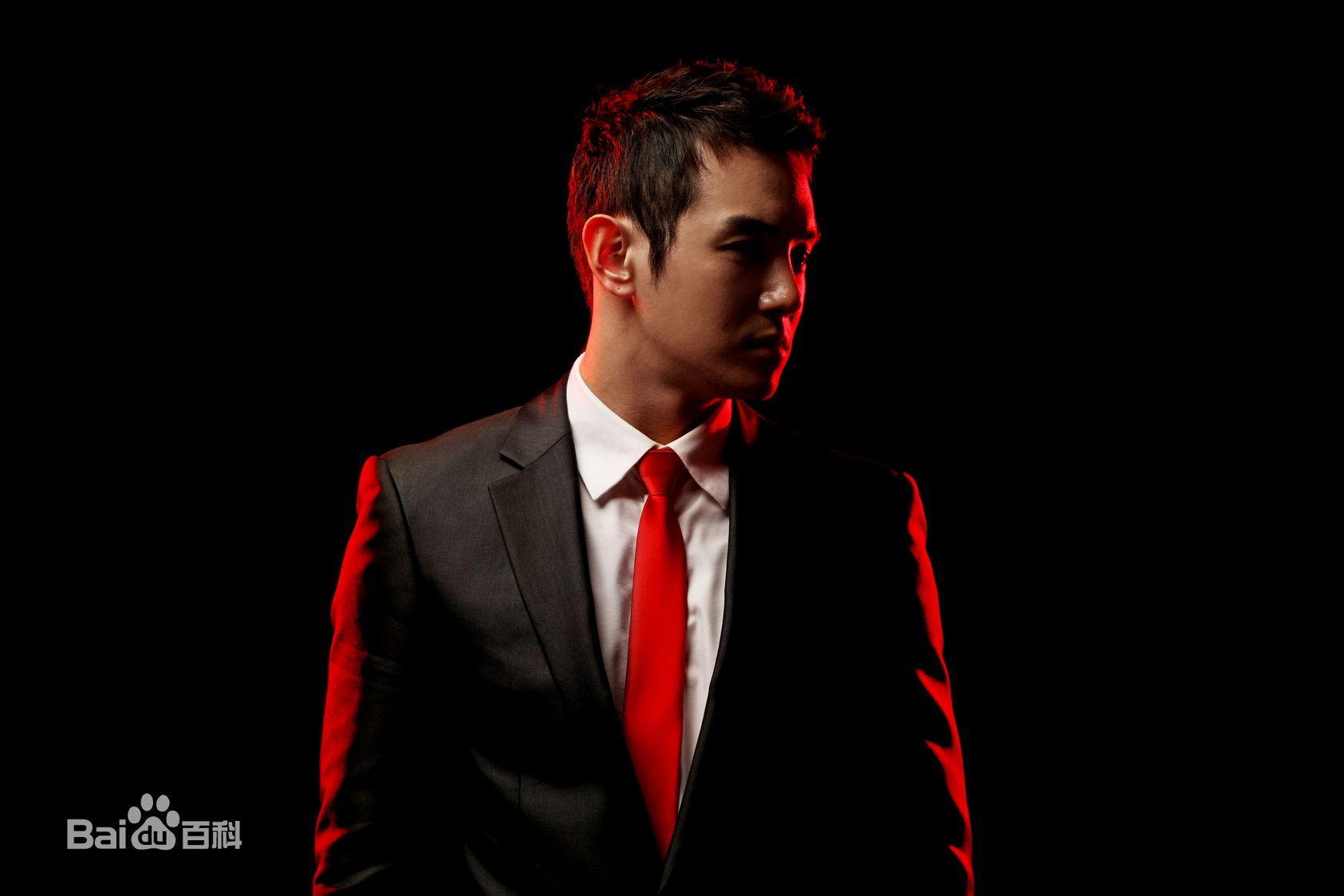 黄伦硕()(Hwang Yoon Suk)黄伦硕艺术照性感图片壁纸