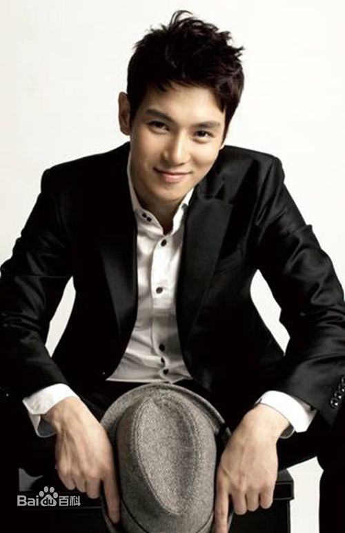 最优质黄伦硕()(Hwang Yoon Suk)生活照