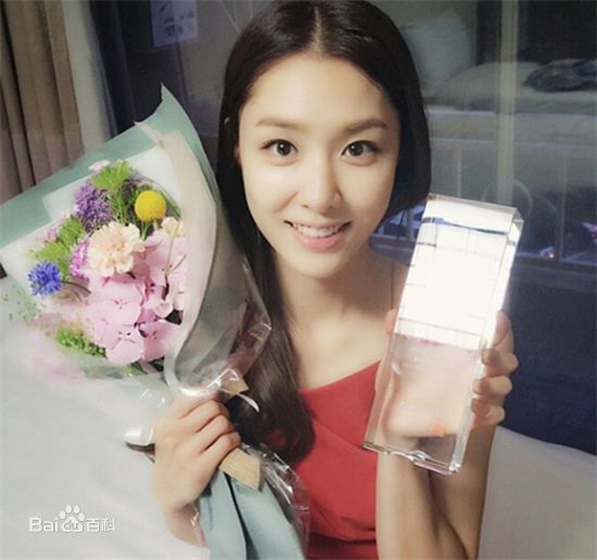 徐智慧(，Seo Ji-Hye)前后照片