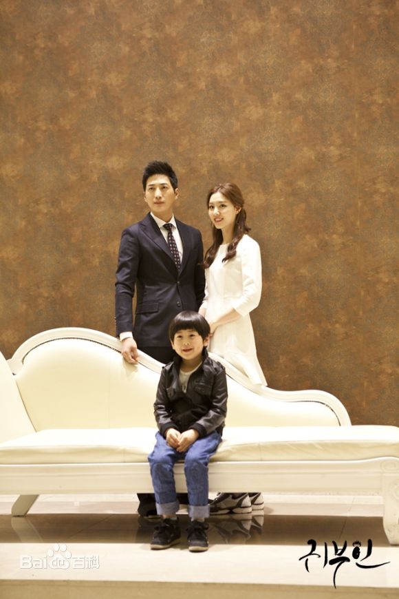 徐智慧(，Seo Ji-Hye)2014  贵夫人性感图片图集