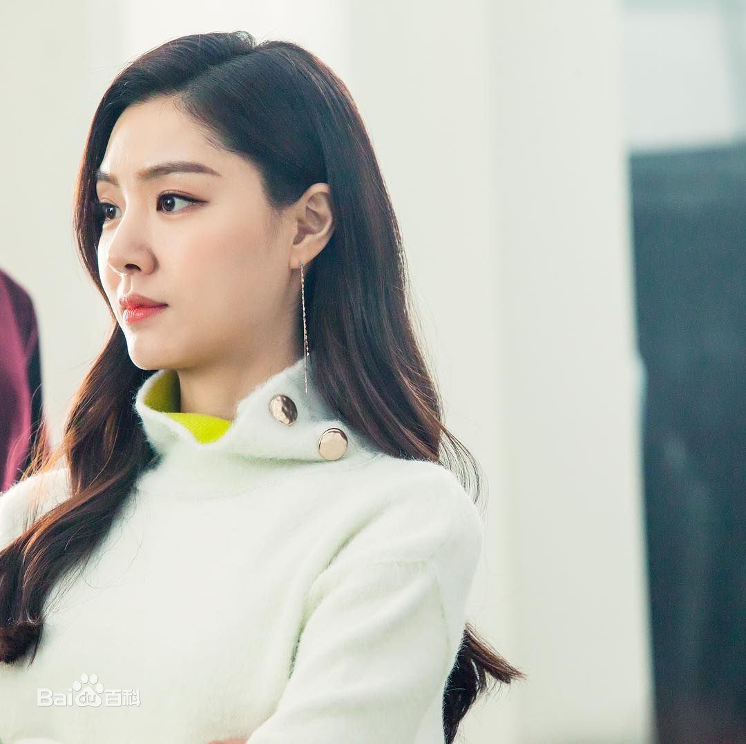 徐智慧(，Seo Ji-Hye)2017 黑骑士图片图册