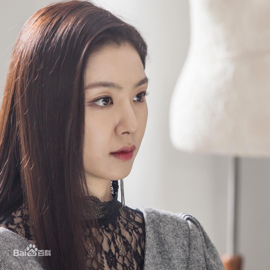 徐智慧(，Seo Ji-Hye)2017 黑骑士图片图册