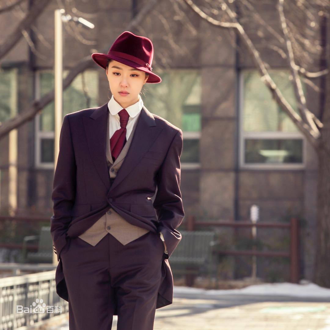 徐智慧(，Seo Ji-Hye)2017 黑骑士图片图册