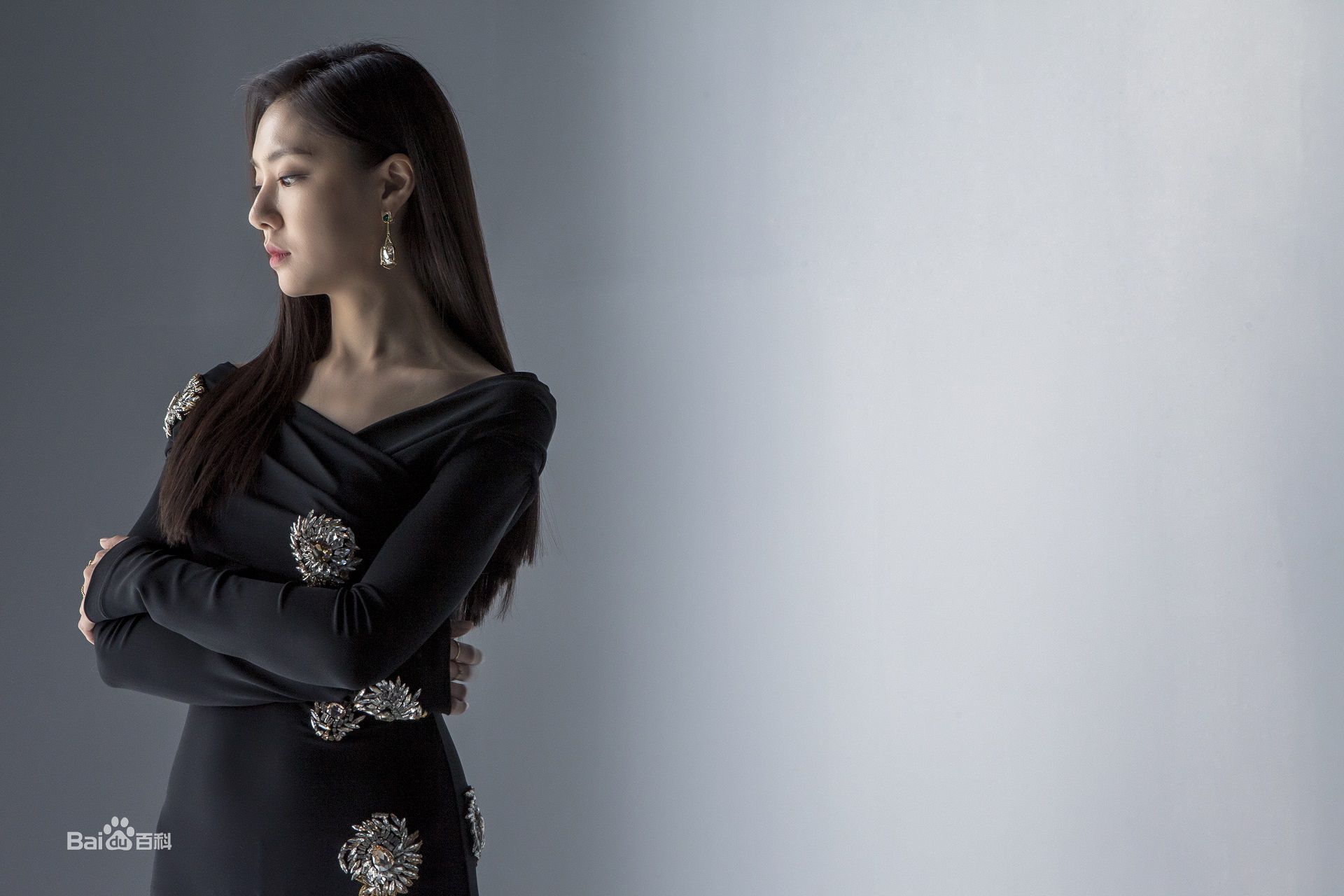 徐智慧(，Seo Ji-Hye)2017 黑骑士图片图册