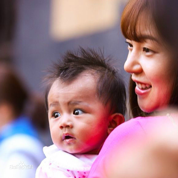 百眞熙(Baek Jin Hee/)-公益 15/16柬埔寨+14印尼+12泰国生活照相册