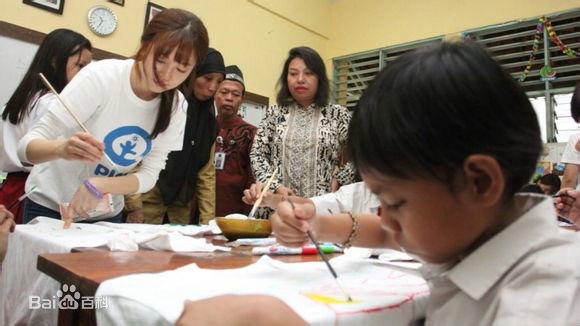 百眞熙(Baek Jin Hee/)-公益 15/16柬埔寨+14印尼+12泰国生活照相册