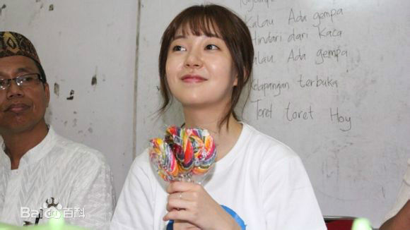 百眞熙(Baek Jin Hee/)-公益 15/16柬埔寨+14印尼+12泰国生活照相册