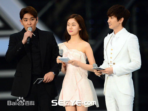 百眞熙(Baek Jin Hee/)白珍熙-梦想演唱会MC素颜照壁纸