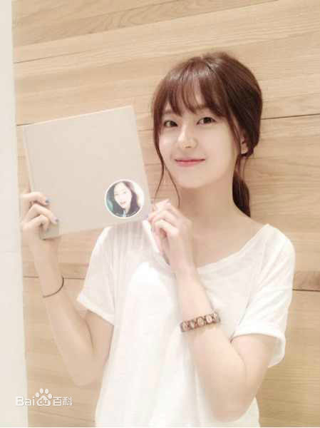 百眞熙(Baek Jin Hee/)生活照