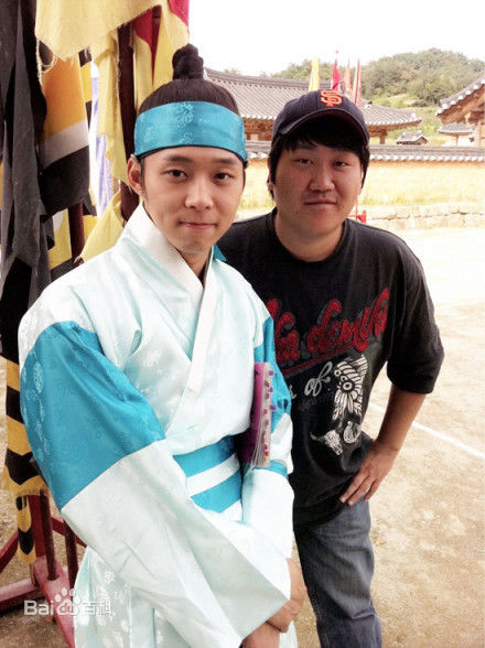 朴有天(，パク·ユチョン，park yoo-chun)深受前辈们喜爱的有天生活照相册