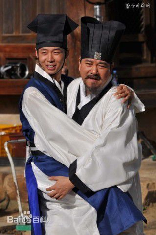 朴有天(，パク·ユチョン，park yoo-chun)深受前辈们喜爱的有天生活照相册