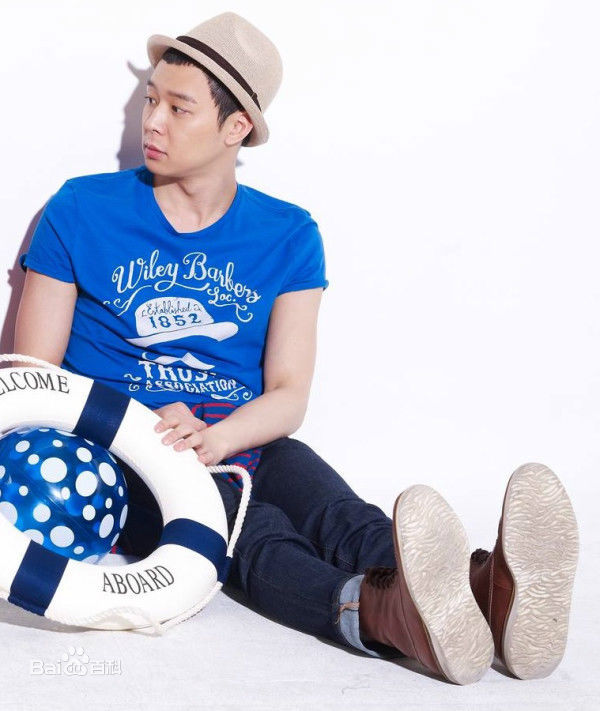 朴有天(，パク·ユチョン，park yoo-chun)最新杂志媒体广告壁纸