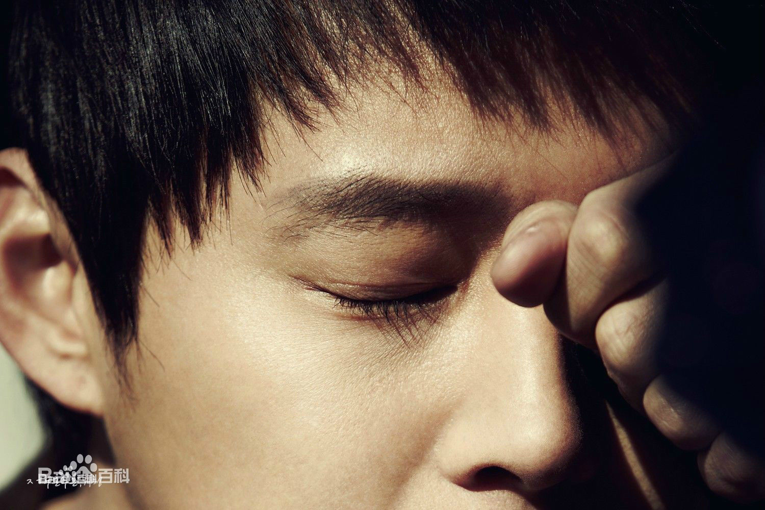 朴有天(，パク·ユチョン，park yoo-chun)最新杂志媒体广告壁纸