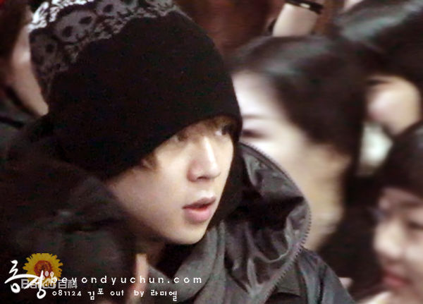 朴有天(，パク·ユチョン，park yoo-chun)机场时尚图册