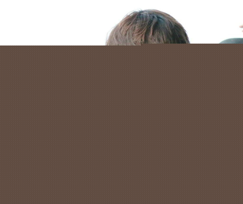 朴有天(，パク·ユチョン，park yoo-chun)机场时尚图册