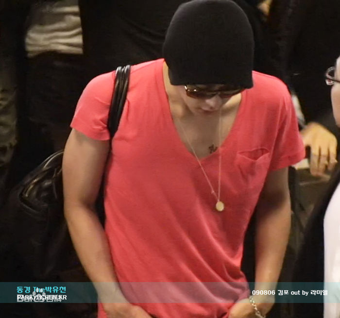 朴有天(，パク·ユチョン，park yoo-chun)机场时尚图册