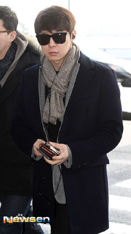 朴有天(，パク·ユチョン，park yoo-chun)机场时尚图册