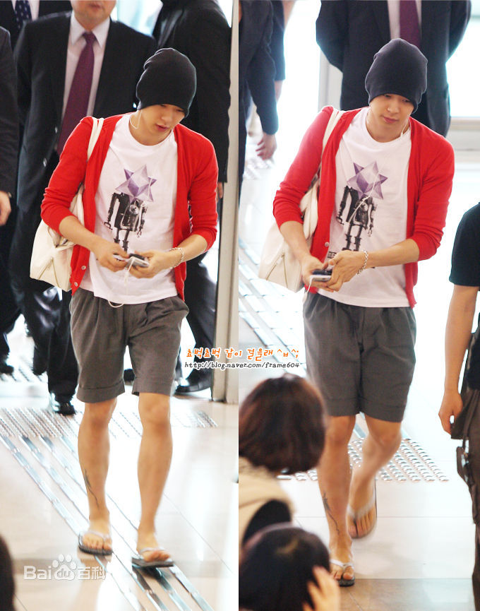 朴有天(，パク·ユチョン，park yoo-chun)机场时尚图册