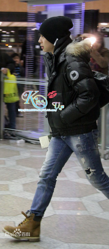 朴有天(，パク·ユチョン，park yoo-chun)机场时尚图册