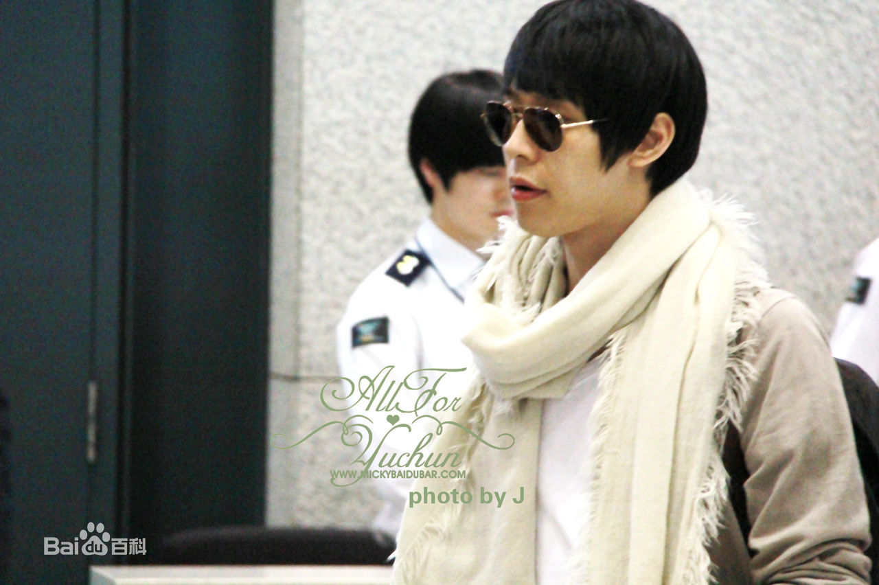 朴有天(，パク·ユチョン，park yoo-chun)机场时尚图册