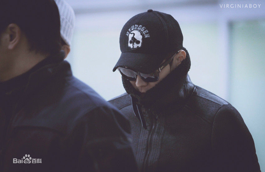 朴有天(，パク·ユチョン，park yoo-chun)机场时尚图册