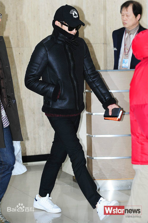 朴有天(，パク·ユチョン，park yoo-chun)机场时尚图册