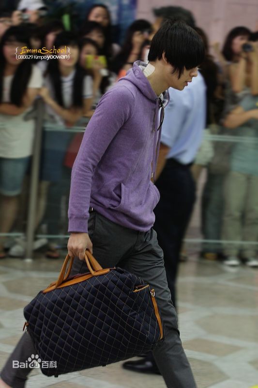 朴有天(，パク·ユチョン，park yoo-chun)机场时尚图册