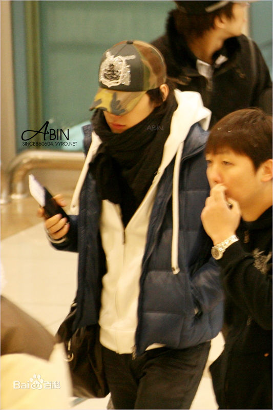 朴有天(，パク·ユチョン，park yoo-chun)机场时尚图册