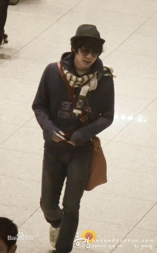 朴有天(，パク·ユチョン，park yoo-chun)机场时尚图册