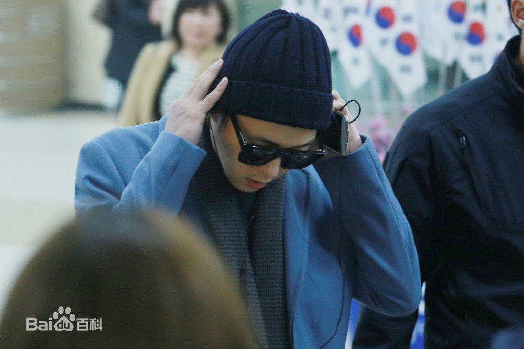 朴有天(，パク·ユチョン，park yoo-chun)机场时尚图册