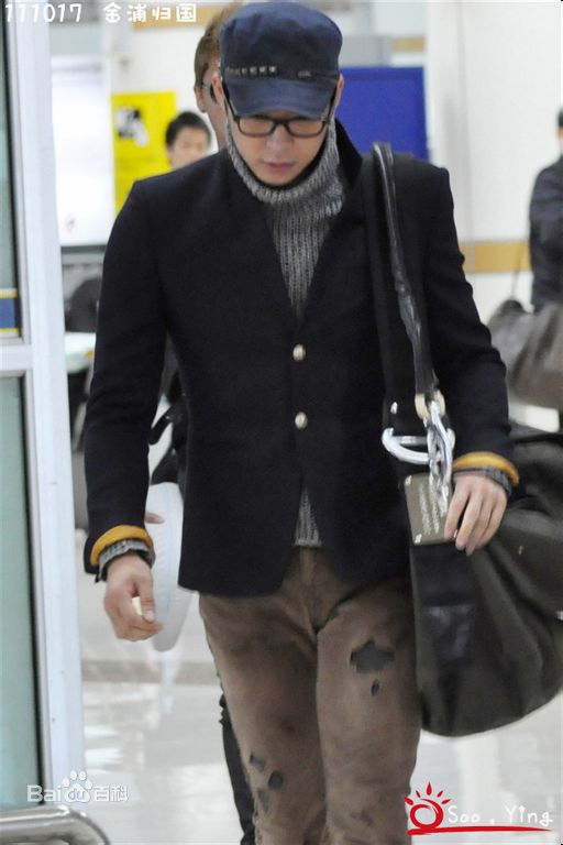 朴有天(，パク·ユチョン，park yoo-chun)机场时尚图册