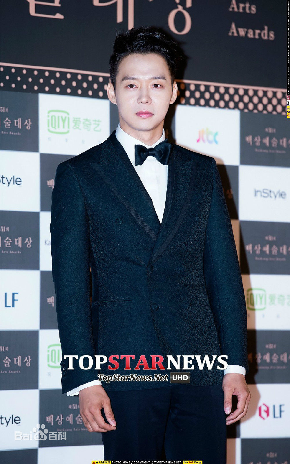 朴有天(，パク·ユチョン，park yoo-chun)百想艺术大赏前后照片