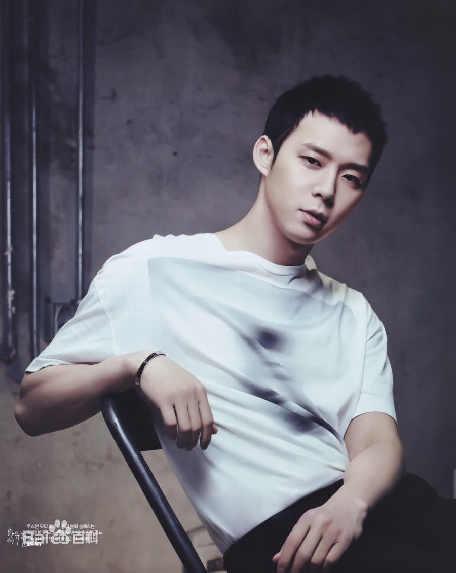 精选朴有天(，パク·ユチョン，park yoo-chun)在《Singles》中的图册