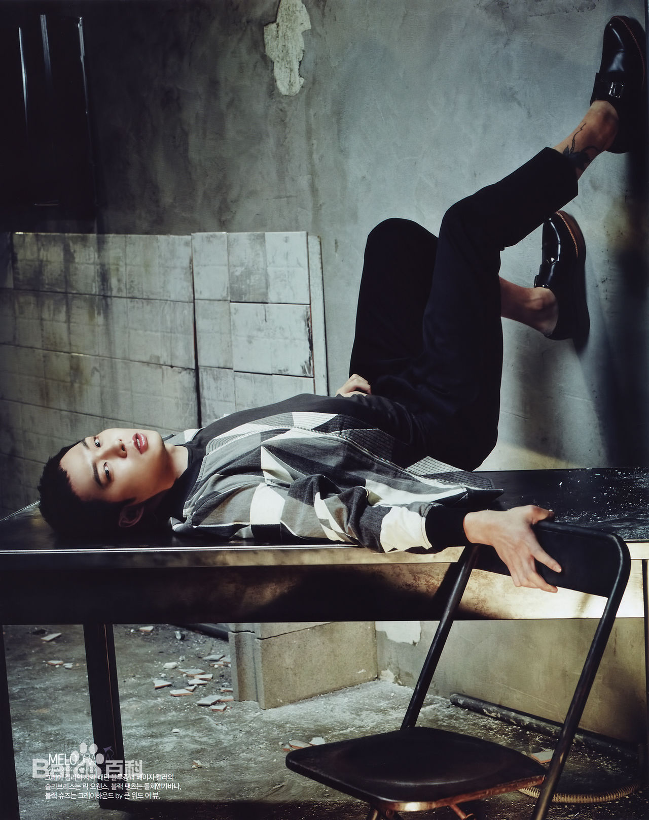 精选朴有天(，パク·ユチョン，park yoo-chun)在《Singles》中的图册