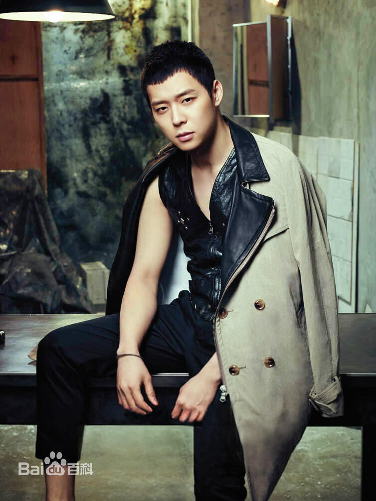 精选朴有天(，パク·ユチョン，park yoo-chun)在《Singles》中的图册