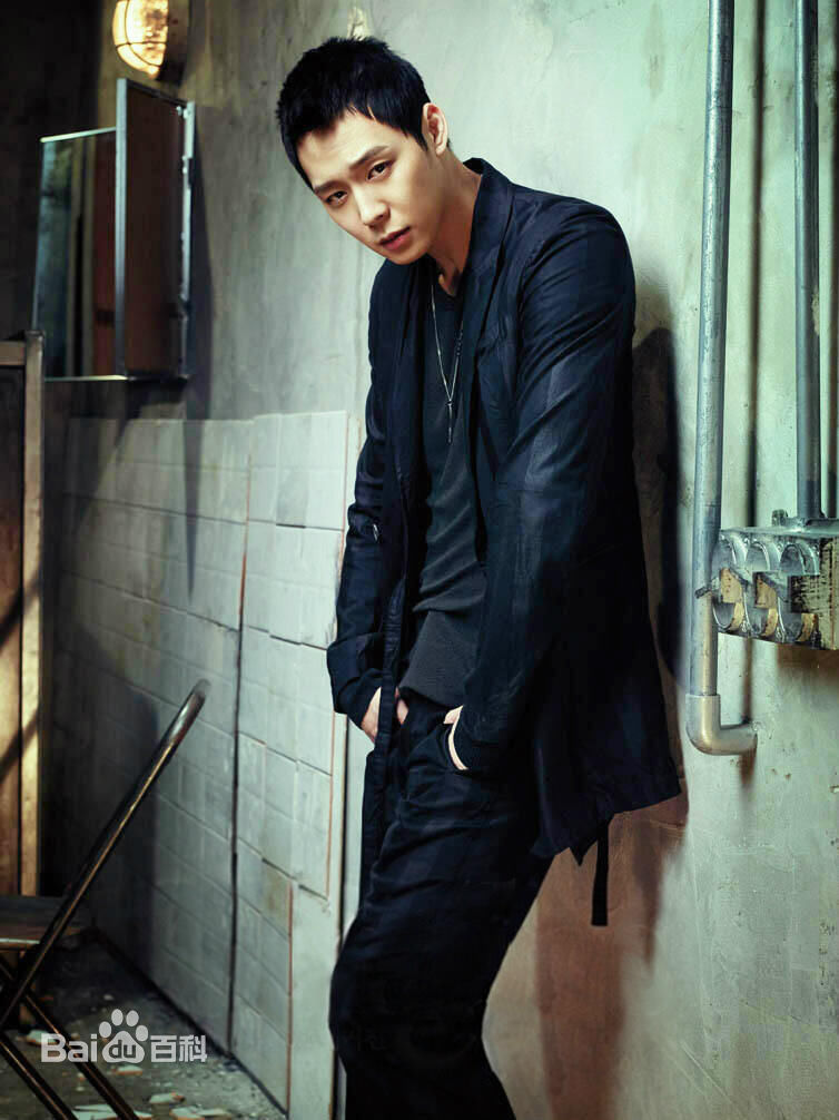 精选朴有天(，パク·ユチョン，park yoo-chun)在《Singles》中的图册