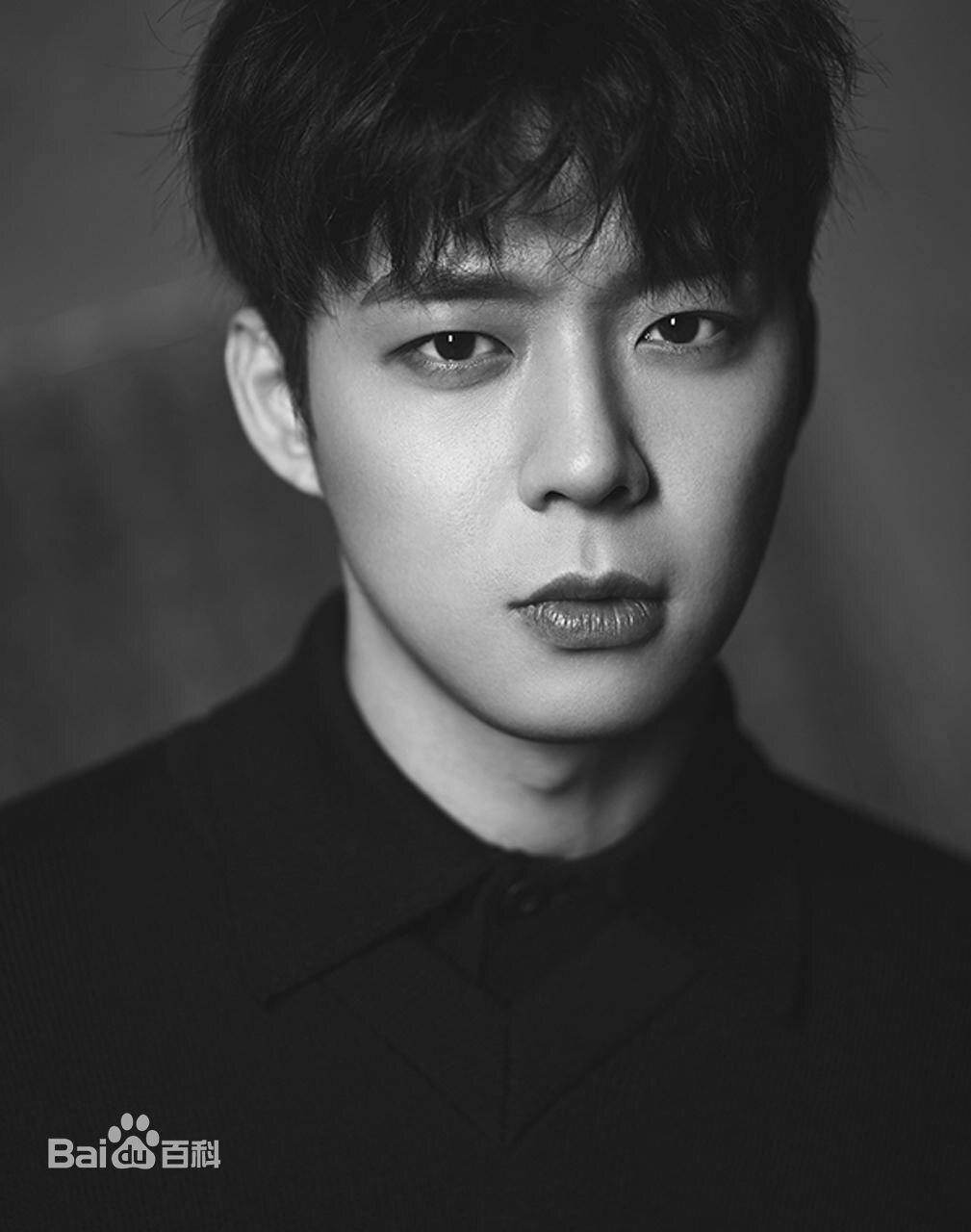 最新朴有天(，パク·ユチョン，park yoo-chun)在《Marie Claire》中的壁纸