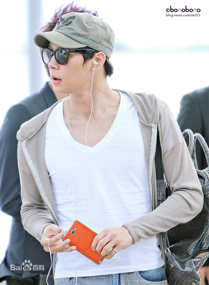 朴有天(，パク·ユチョン，park yoo-chun)机场时尚素颜照相册