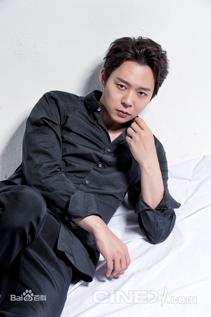 精选朴有天(，パク·ユチョン，park yoo-chun)在《CINE21》中的图册