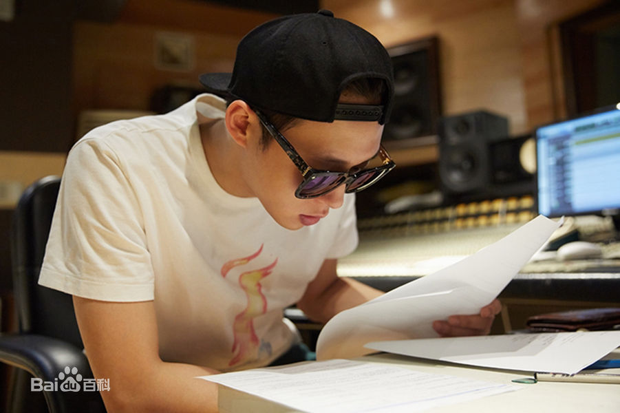 高清朴有天(，パク·ユチョン，park yoo-chun)在《你的钱包里有多少爱》中的图集