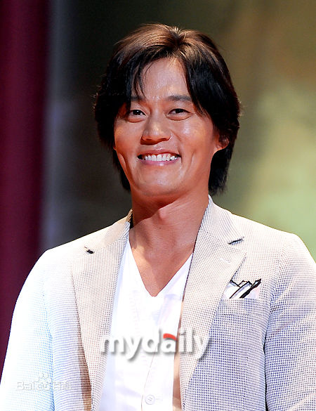 最新李瑞镇(/Lee Seo-Jin)精彩图册