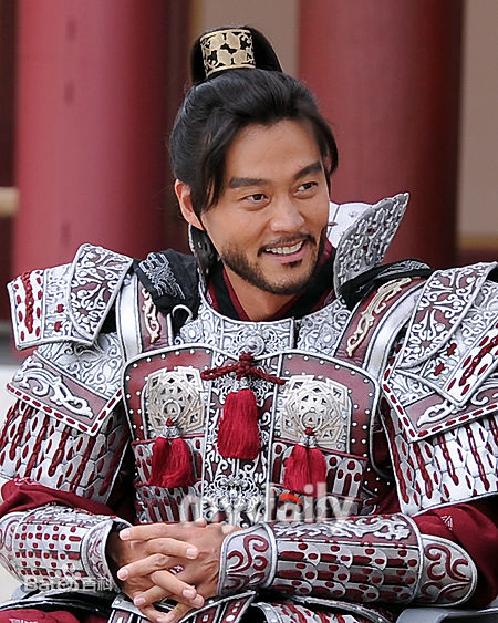 最新李瑞镇(/Lee Seo-Jin)精彩图册