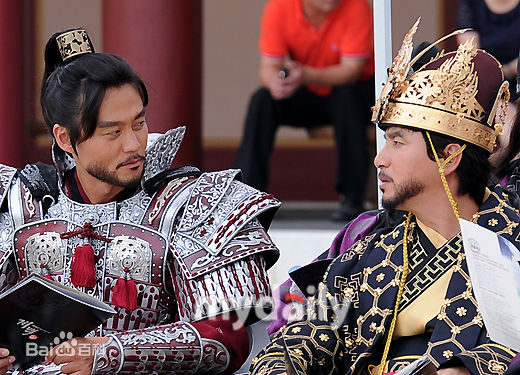 最新李瑞镇(/Lee Seo-Jin)精彩图册