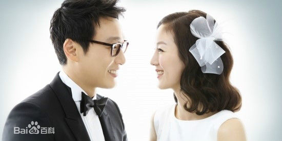 李辉才(Lee Hwi Jae)与妻子图册