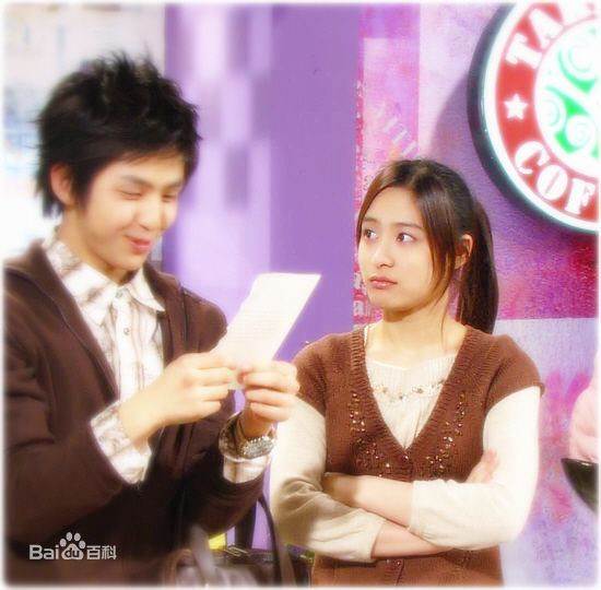 朴喜本(Park Heebon)在《彩虹罗曼史》的最新剧照