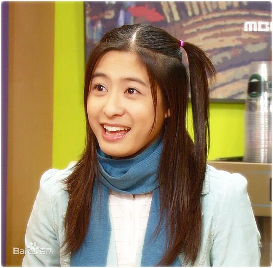 朴喜本(Park Heebon)在《彩虹罗曼史》的最新剧照