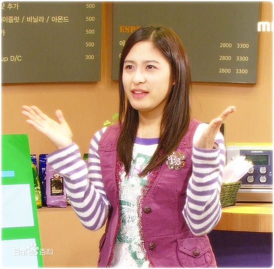 朴喜本(Park Heebon)在《彩虹罗曼史》的最新剧照