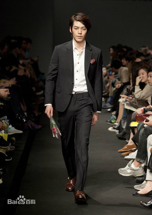 金宇彬(/KimWoo Bin)时装秀图片图册