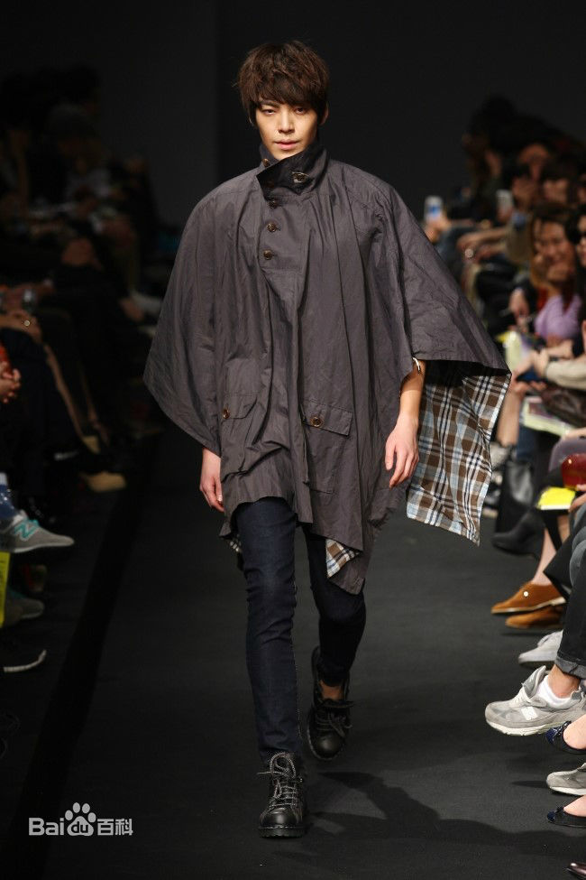 金宇彬(/KimWoo Bin)时装秀图片图册